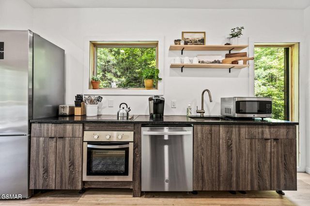 3110 Sourwood Way, Sevierville, TN 37862