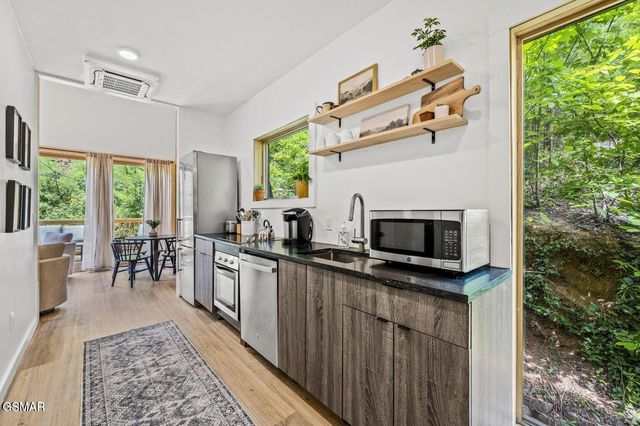 3110 Sourwood Way, Sevierville, TN 37862