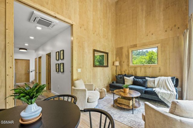 3110 Sourwood Way, Sevierville, TN 37862