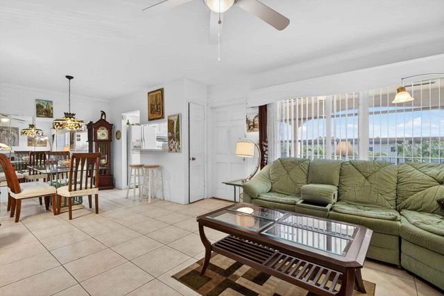 100 SE 6th Avenue 303, Pompano Beach, FL 33060