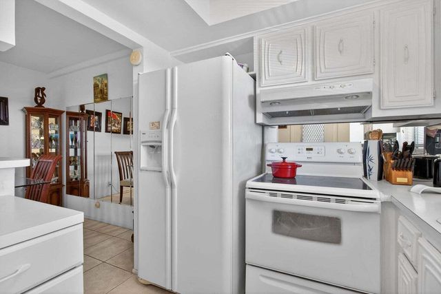 100 SE 6th Avenue 303, Pompano Beach, FL 33060