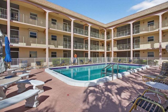 100 SE 6th Avenue 303, Pompano Beach, FL 33060