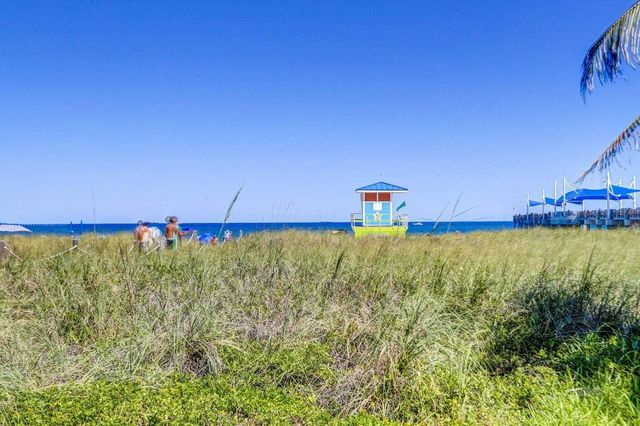 100 SE 6th Avenue 303, Pompano Beach, FL 33060