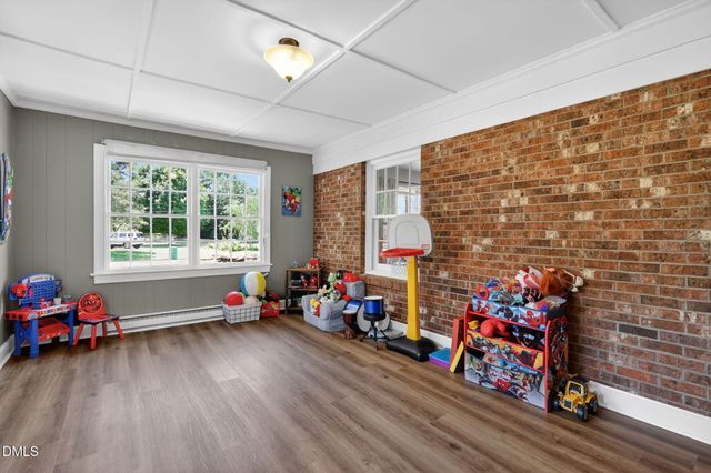 1808 Oakdale Drive W, Wilson, NC 27893