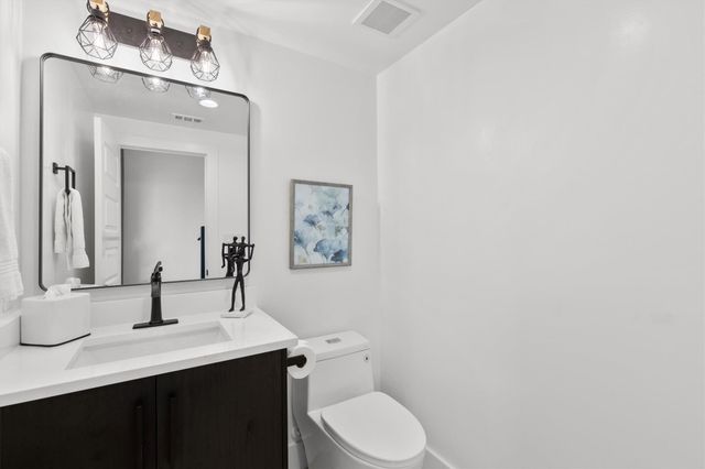 723 W 10th Street 106, Dallas, TX 75208