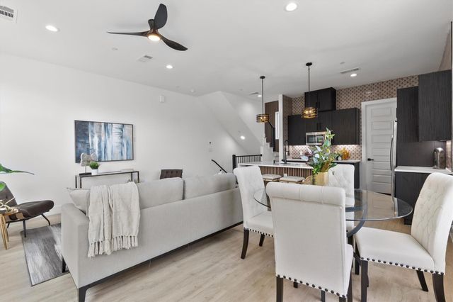 723 W 10th Street 106, Dallas, TX 75208