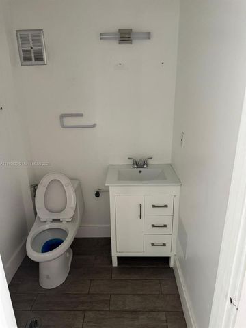 7311 NW 12th St 3, Miami, FL 33126
