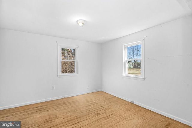 31 MAIN ST, Round Hill, VA 20141