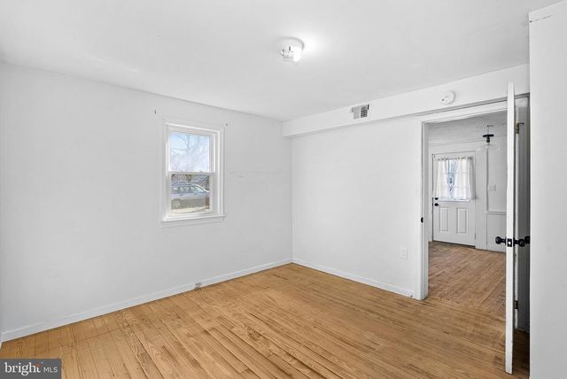 31 MAIN ST, Round Hill, VA 20141