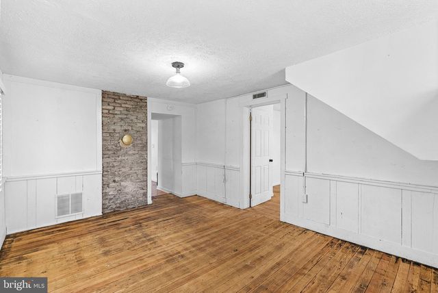 31 MAIN ST, Round Hill, VA 20141