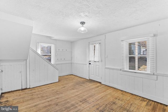 31 MAIN ST, Round Hill, VA 20141