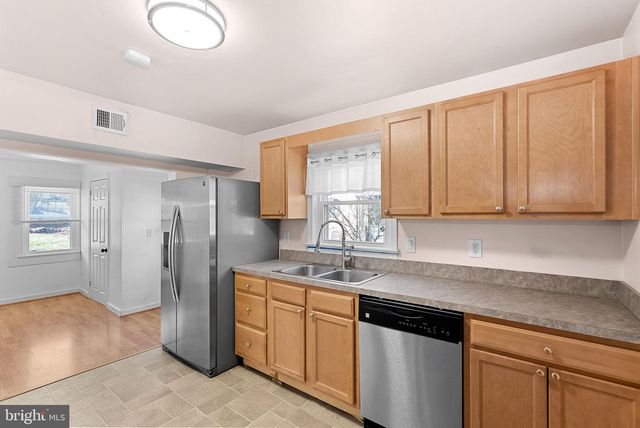 31 MAIN ST, Round Hill, VA 20141