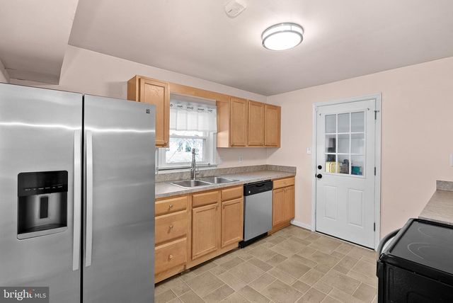 31 MAIN ST, Round Hill, VA 20141