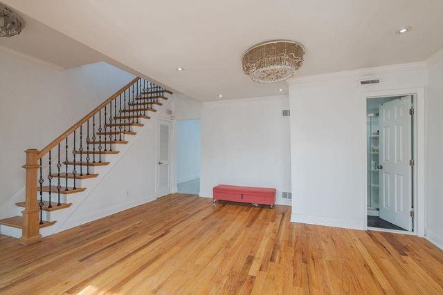 179 HOBART AVE, Bayonne, NJ 07002