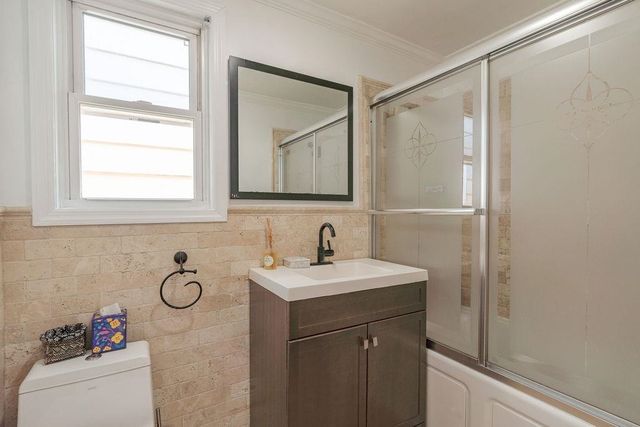 179 HOBART AVE, Bayonne, NJ 07002