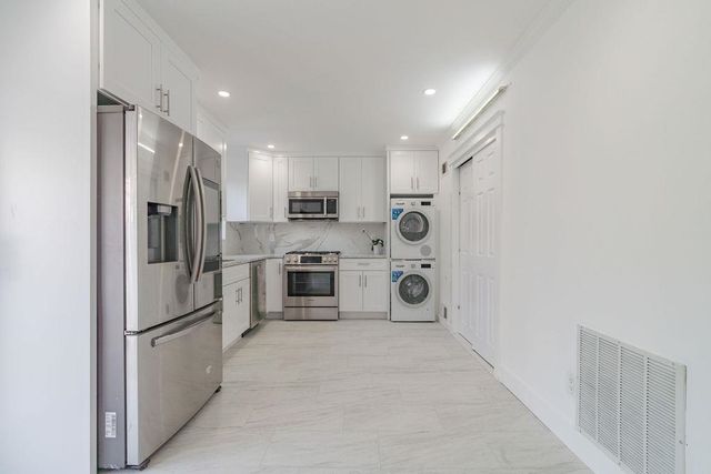 179 HOBART AVE, Bayonne, NJ 07002