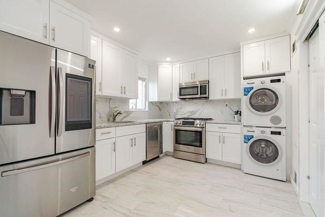 179 HOBART AVE, Bayonne, NJ 07002