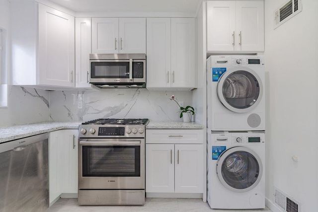 179 HOBART AVE, Bayonne, NJ 07002