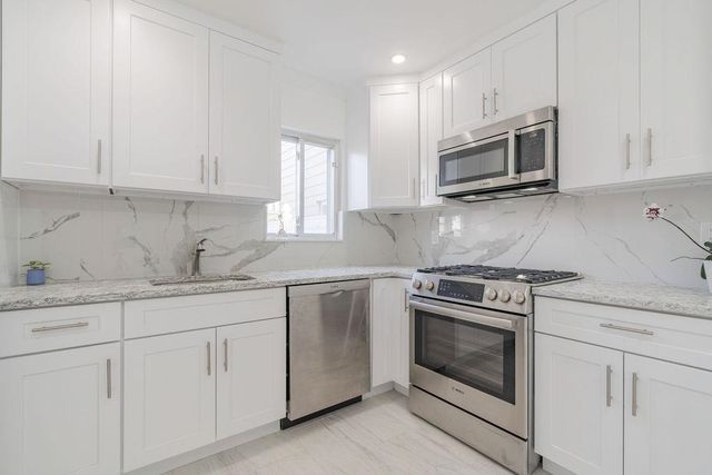 179 HOBART AVE, Bayonne, NJ 07002