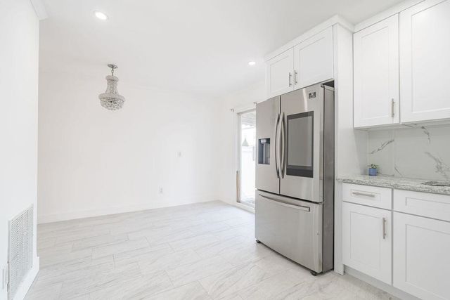 179 HOBART AVE, Bayonne, NJ 07002