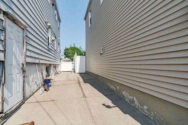 179 HOBART AVE, Bayonne, NJ 07002