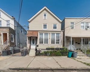 179 HOBART AVE, Bayonne, NJ 07002