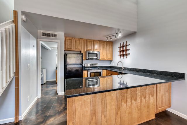 8055 E Thomas Road Unit D109, Scottsdale, AZ 85251