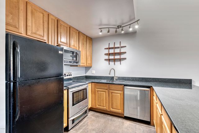 8055 E Thomas Road Unit D109, Scottsdale, AZ 85251