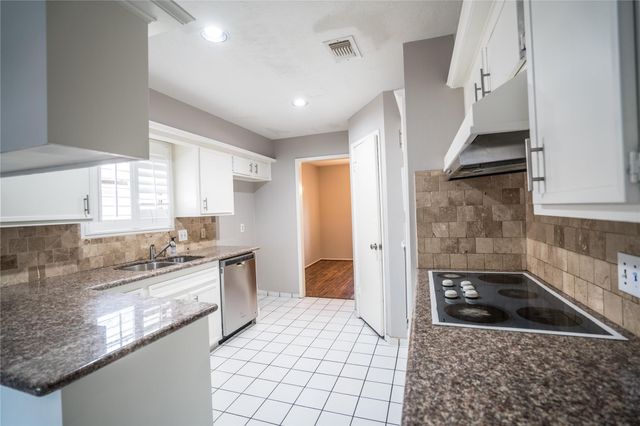 2811 Blue Meadow Circle, Sugar Land, TX 77479