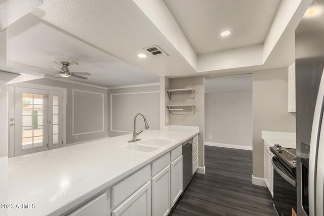 3349 W CROCUS Drive, Phoenix, AZ 85053