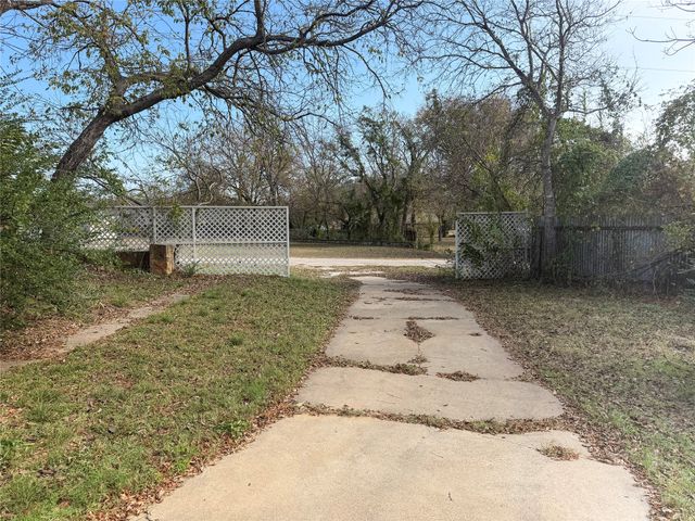 1401 Highway 180 W, Mineral Wells, TX 76067