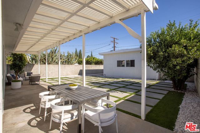 11344 Delano Street, North Hollywood, CA 91606