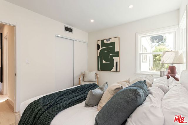 11344 Delano Street, North Hollywood, CA 91606