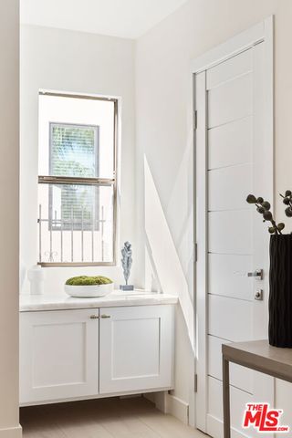 11344 Delano Street, North Hollywood, CA 91606