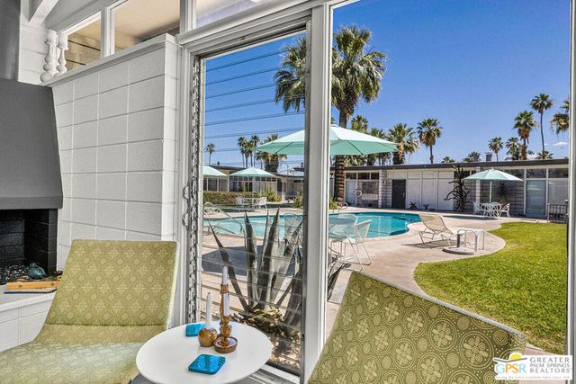 2244 E Tahquitz Canyon Way 5, Palm Springs, CA 92262