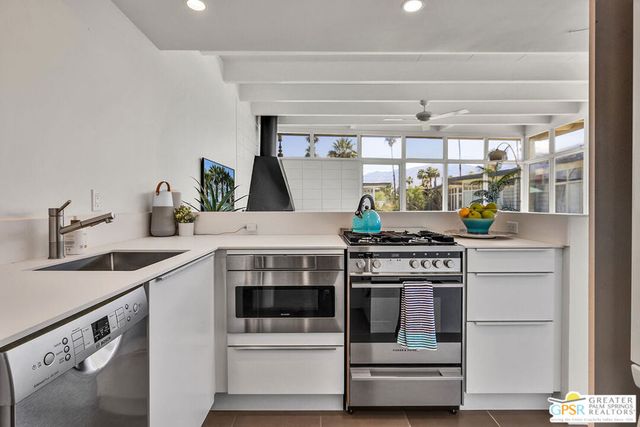 2244 E Tahquitz Canyon Way 5, Palm Springs, CA 92262
