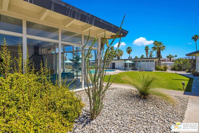 2244 E Tahquitz Canyon Way 5, Palm Springs, CA 92262