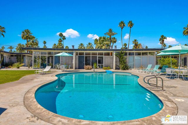 2244 E Tahquitz Canyon Way 5, Palm Springs, CA 92262