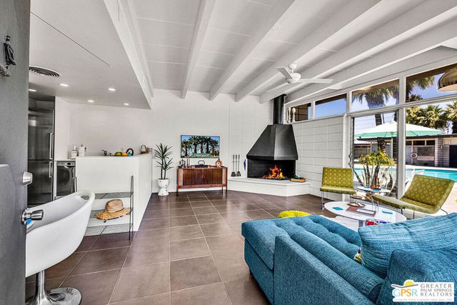 2244 E Tahquitz Canyon Way 5, Palm Springs, CA 92262