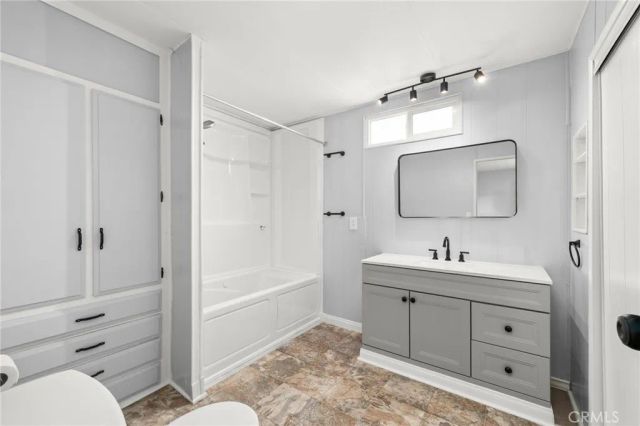 1251 E Lugonia Ave 18, Redlands, CA 92374