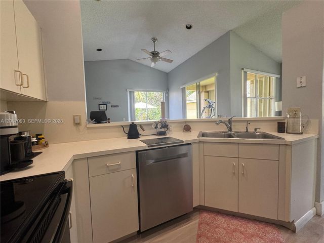 825 Falling Water Road, Weston, FL 33326