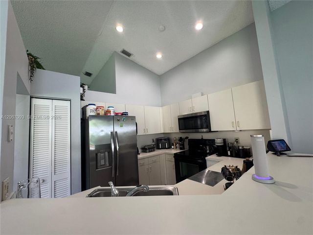 825 Falling Water Road, Weston, FL 33326