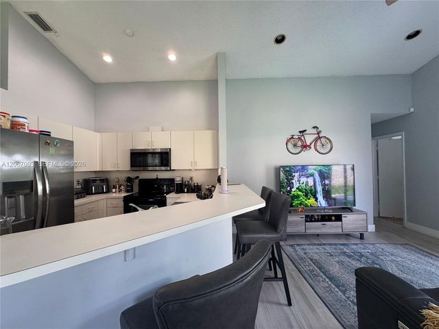 825 Falling Water Road, Weston, FL 33326