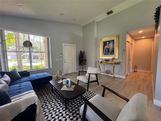 825 Falling Water Road, Weston, FL 33326
