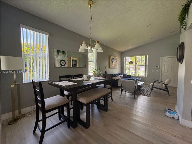 825 Falling Water Road, Weston, FL 33326