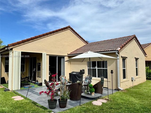 825 Falling Water Road, Weston, FL 33326