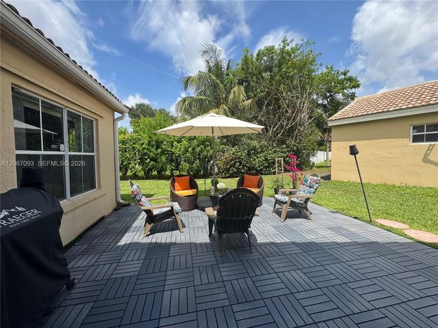 825 Falling Water Road, Weston, FL 33326