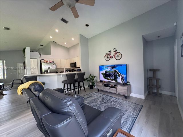 825 Falling Water Road, Weston, FL 33326