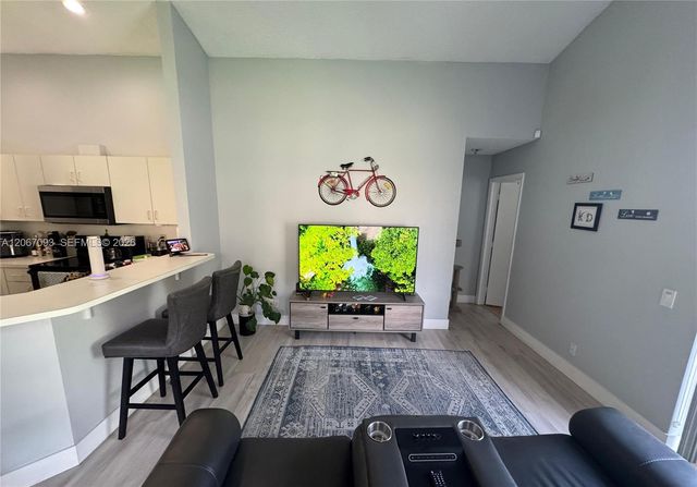 825 Falling Water Road, Weston, FL 33326