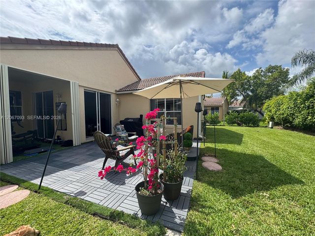 825 Falling Water Road, Weston, FL 33326